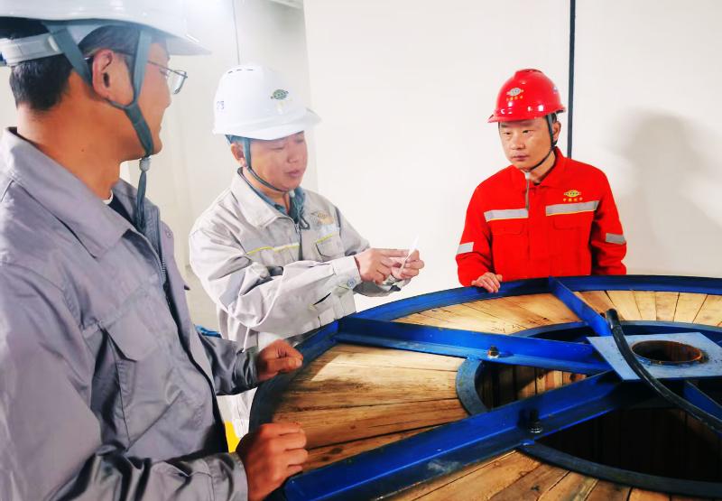 榜樣如燈 追光前行? | 四化建2025年度勞動模范風采展（二）——向奮斗者致敬