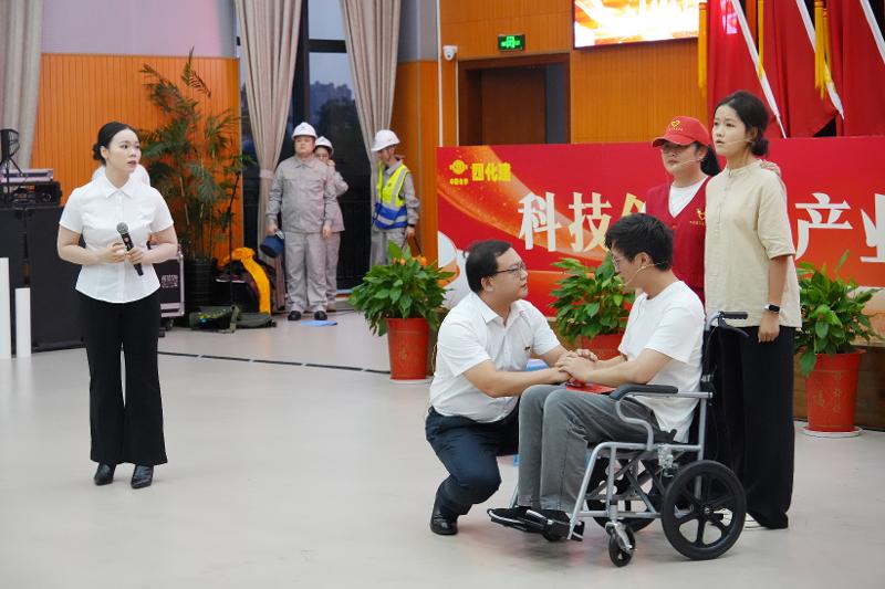 故事里的四化建② | 十九年，他們用一束光照亮673個至暗時刻